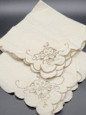Vintage Classic Floral Embroidered Linen Square Napkins Scalloped Edge Set of 2